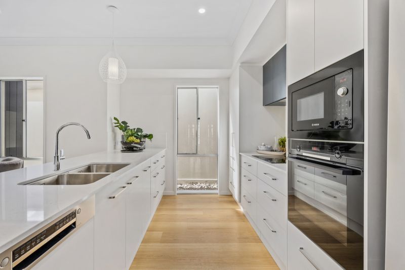 Site 523 - Sunningdale Gable Facade Newly Built Display Home - Under Contract