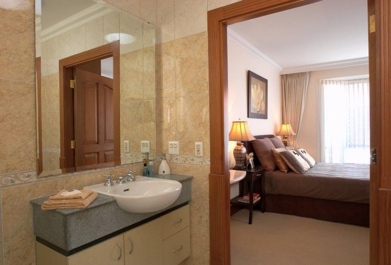 Regents Garden Lake Joondalup - 3 Bedroom Home