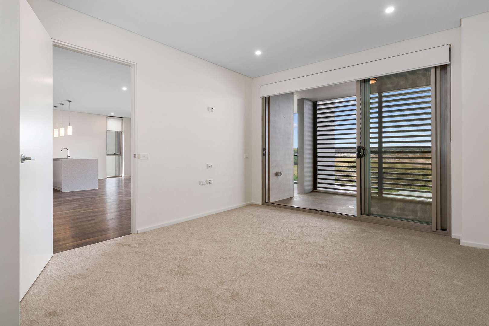  Elevated living with panoramic views