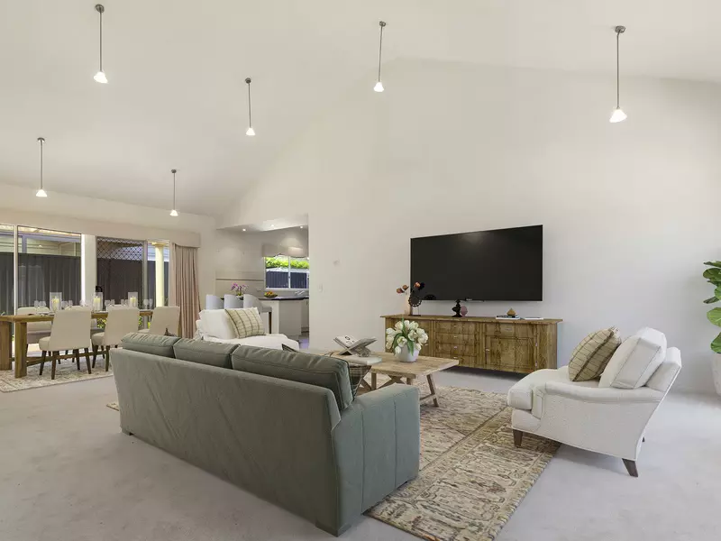 Stylish Home, Tranquil Setting