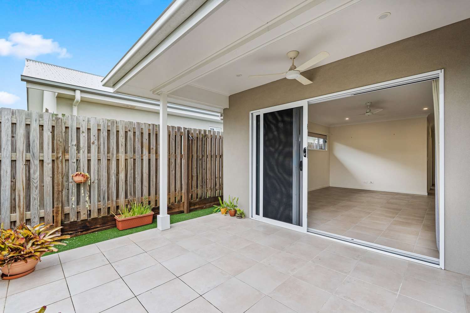 Bright, Stylish Home - Perfect for Easy Living!