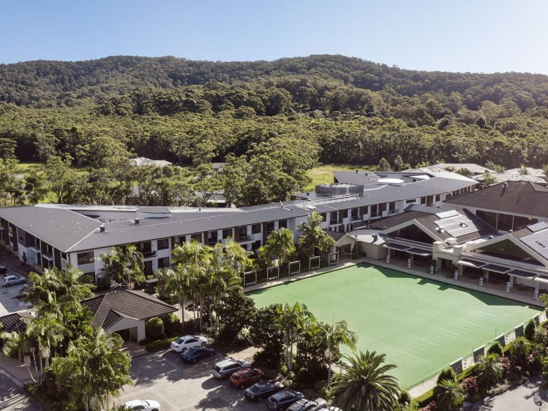 Bright apartment in private location with external balcony