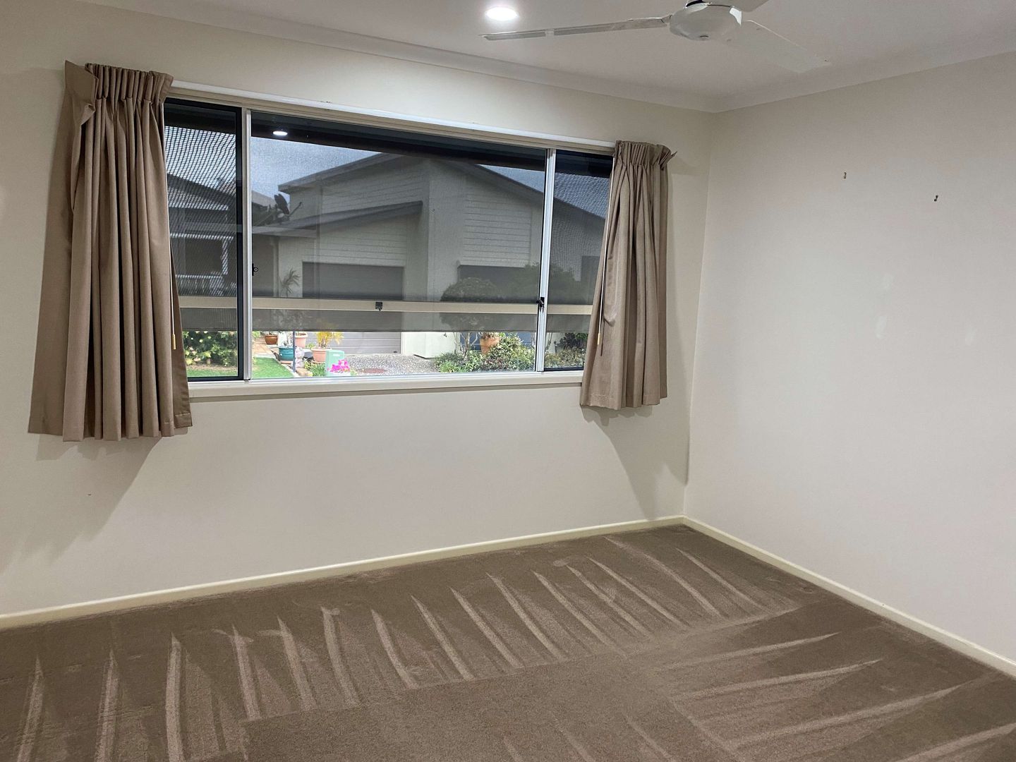 Well presented two bedroom plus study home in Palm Lake Resort Eagleby