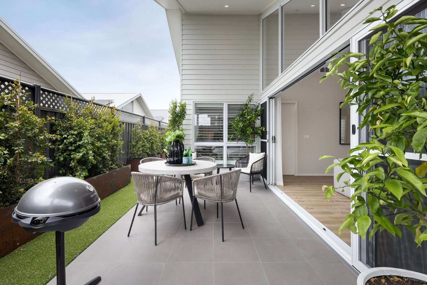 Open plan living to relax and enjoy