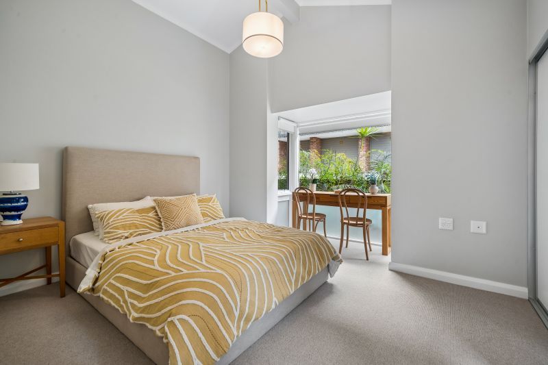 Fully renovated retirement home, ready to move in!