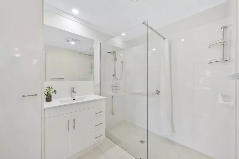 Ground Floor Living by Water and Parkland