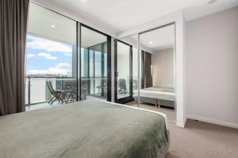 Stunning Views!! Lifestyle and Convenience!