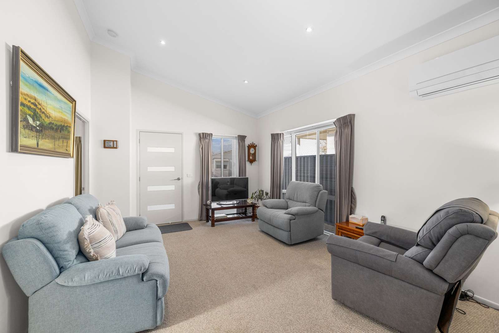 Turnkey home, ready for you to move in.