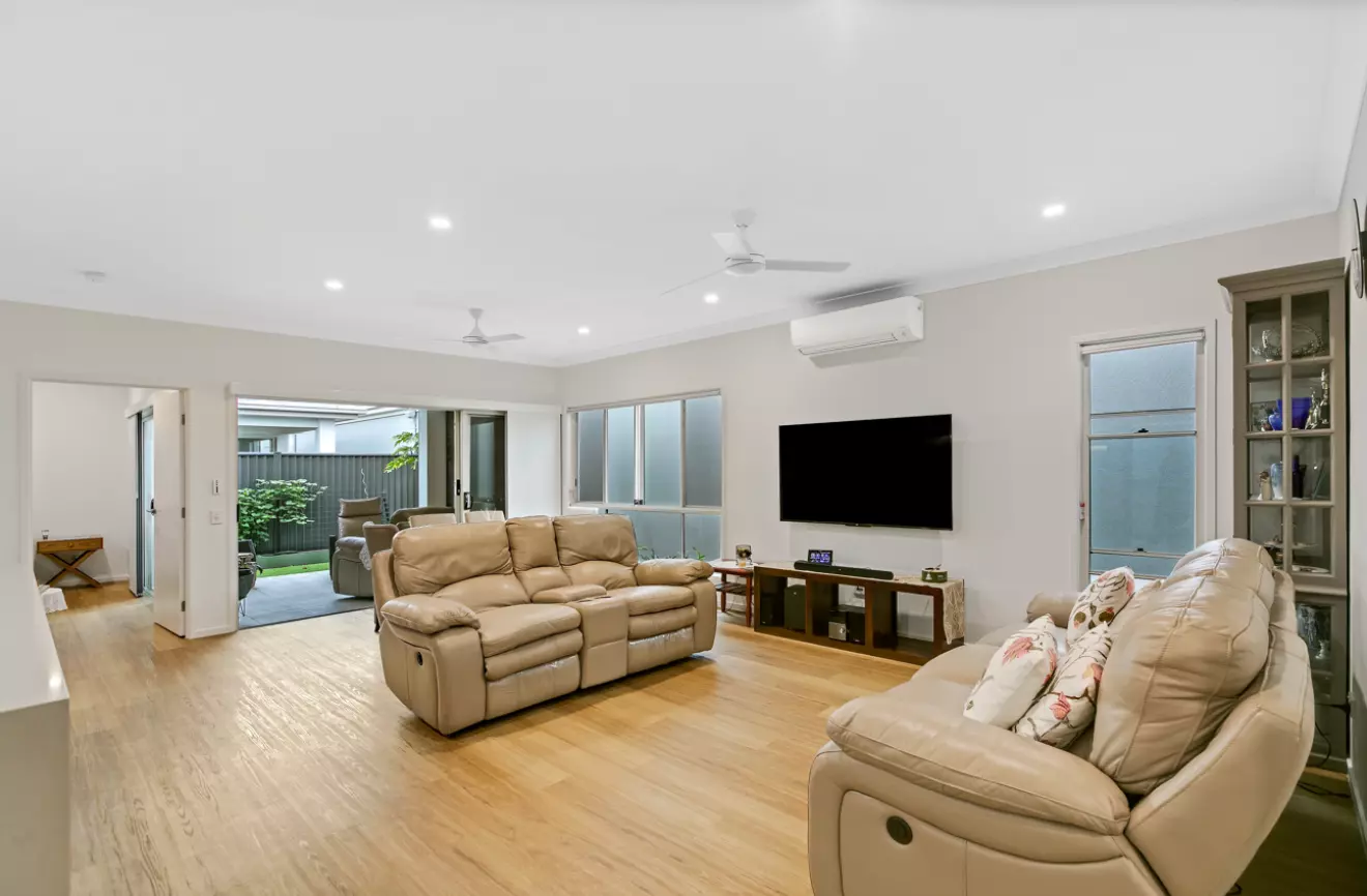 Halcyon Nirimba - Home 208 - Over 50’s Luxury Resort (Avoca design)