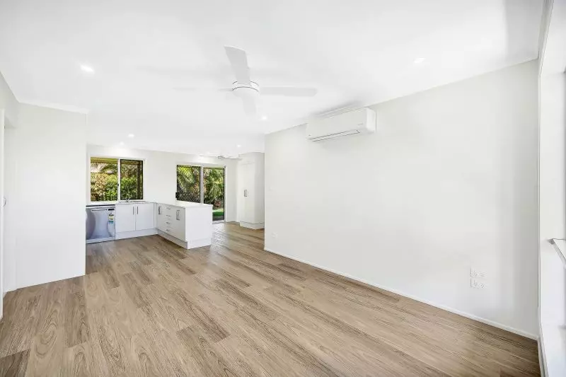 Garden views and coastal breeze!