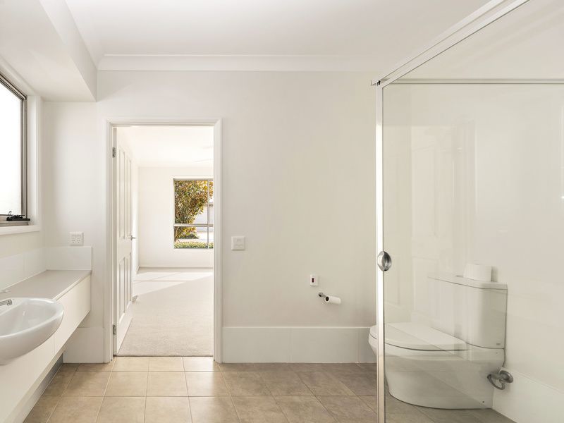 Bright Villa with Private Garden and Covered Alfresco