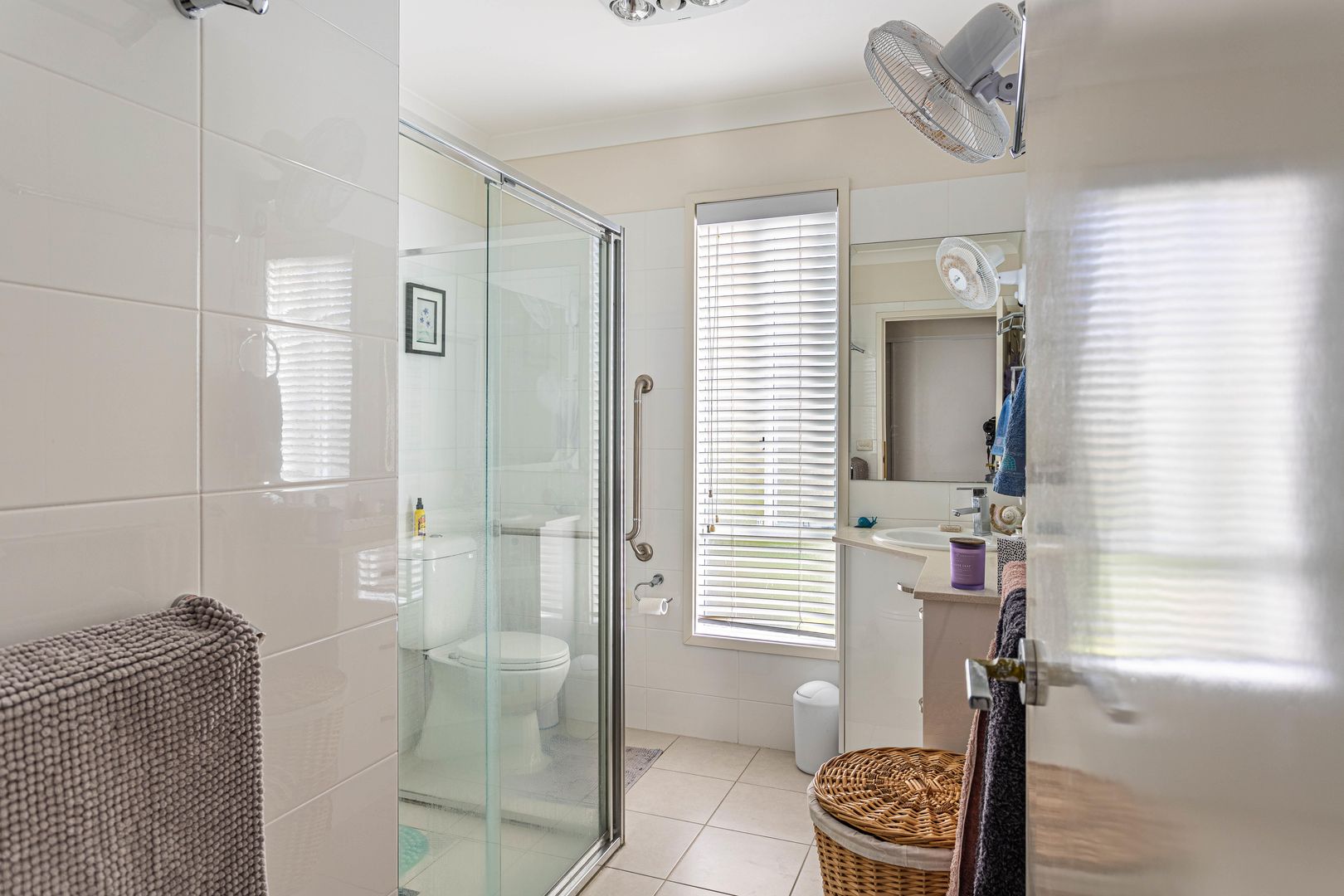 Palm Lake Resort Fern Bay - Close to all amenities