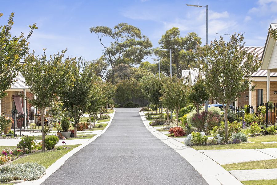 Spacious 3-Bedroom Villa with Garage