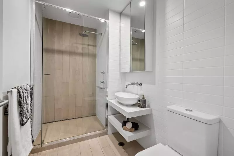 Modern Design, Location and Professional Lifestyle!