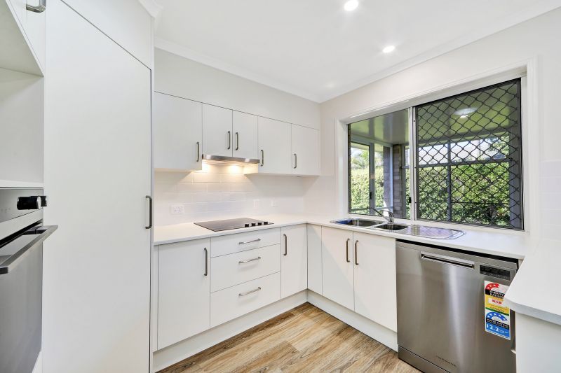 Garden Oasis, 3 Bedroom Villa, ready to go!