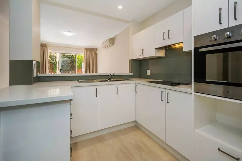 STUNNING NORTH FACING GROUND FLOOR APARTMENT