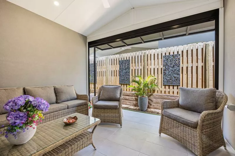 Simplicity, Comfort & Modern Alfresco Living