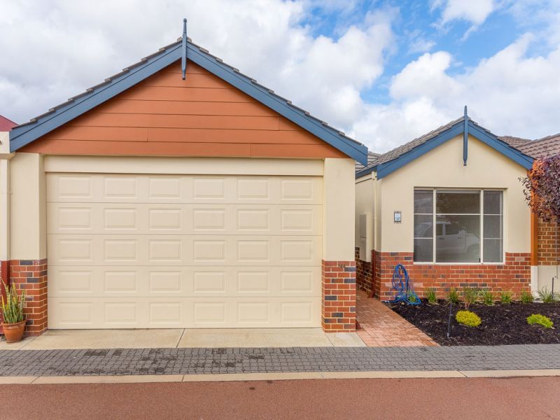 ARCADIA WATERS MADDINGTON - Located on the Waterway