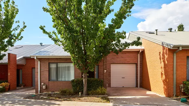 Peaceful retirement living close to beautiful parklands