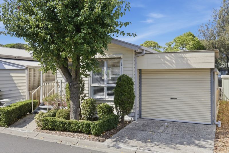Quaint Cottage! Close to the Community Centre