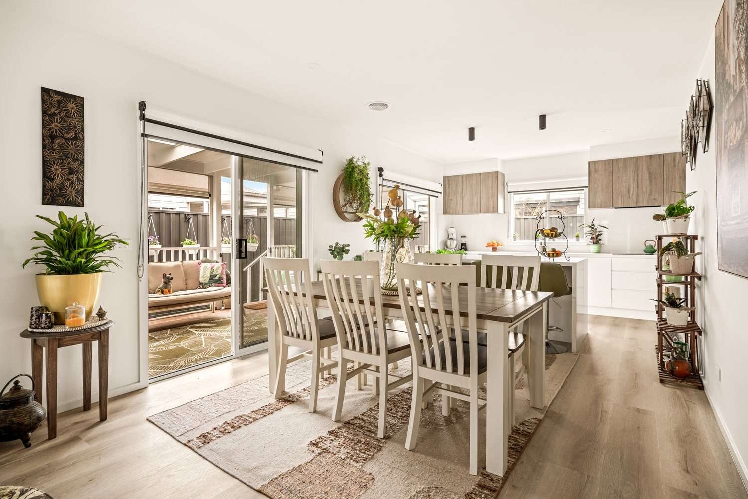 Lifestyle Communities Riverfield - Step inside this fresh, modern & immaculate home