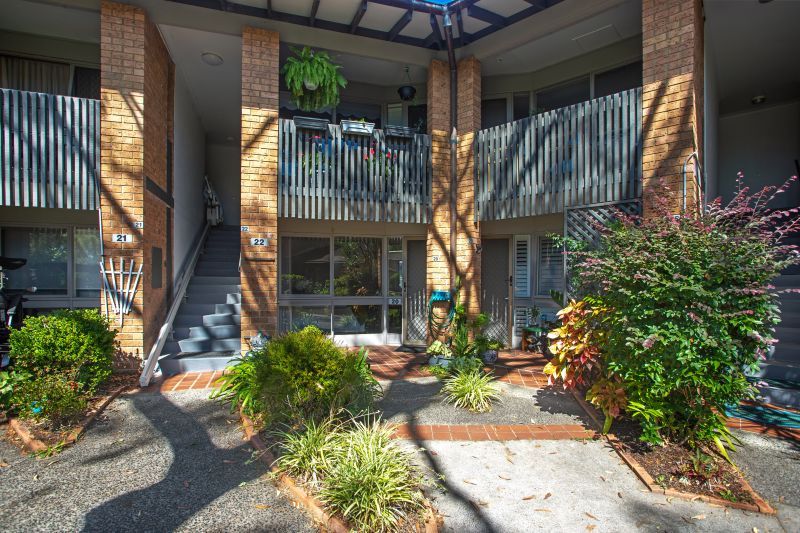 Spacious ground floor 2 bedroom unit