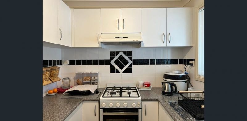 2 Bedroom, 1 Bathroom, 1 Carport.