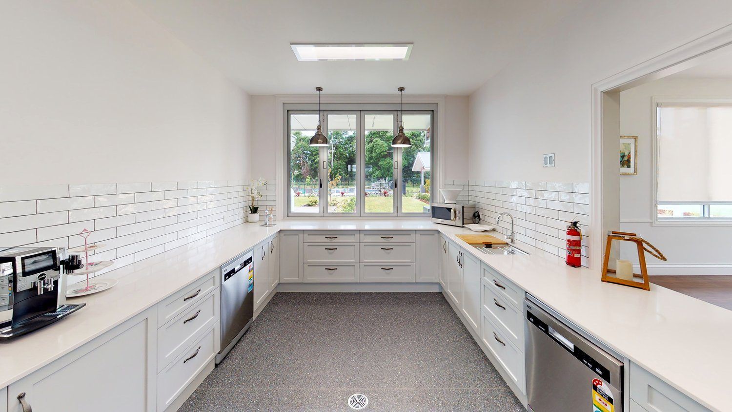 Designer Living, Outdoor Kitchen