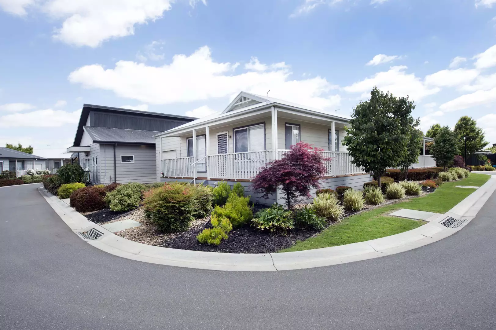 Lifestyle Lyndarum - Live your best life with everything you need on your doorstep. Downsize to the laid-back lifestyle of your dreams.