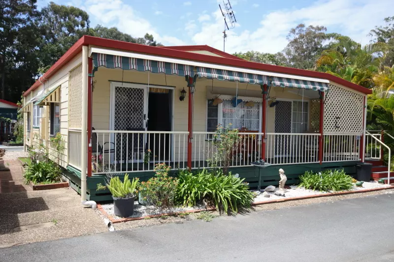 The Palms Village - Over 50's pet friendly Lifestyle Village