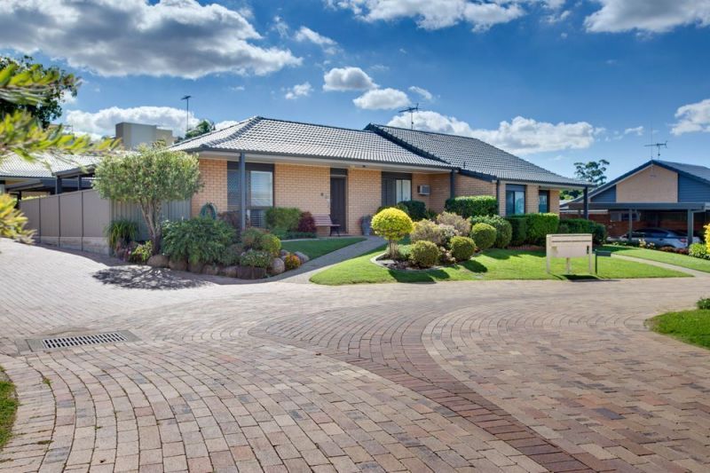 Newly Renovated 2 Bedroom Unit