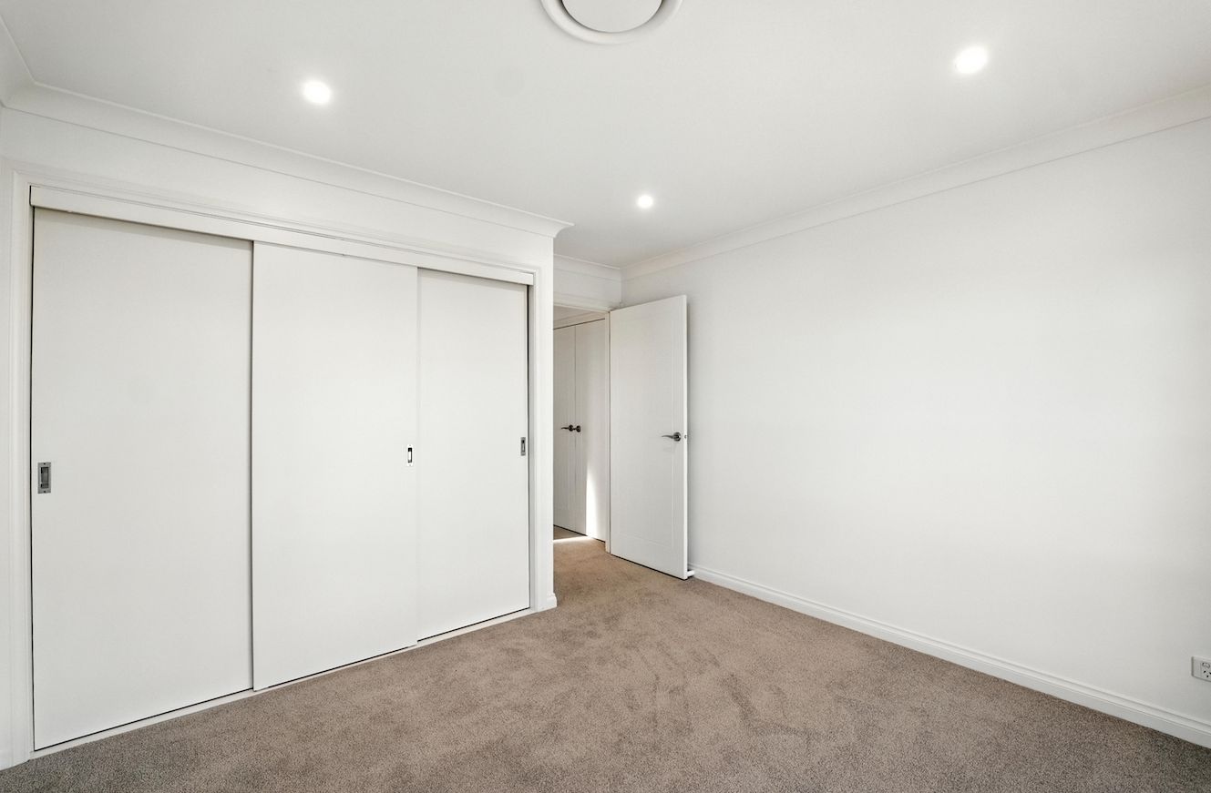 Griffith Retirement Estate.  3 Bedroom Double Garage Homestead.