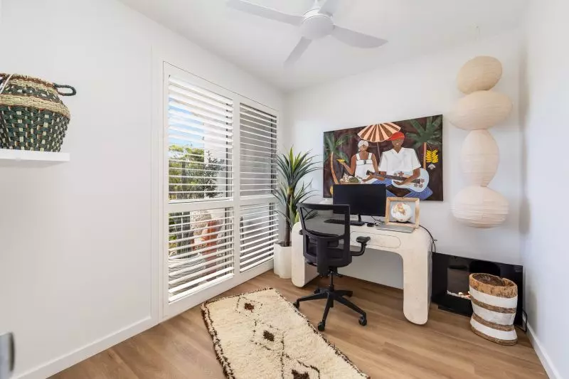 Quiet, Contemporary Living with Privacy and Space