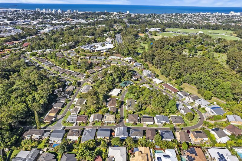 Refurbished Studio Apartment with Patio Overlooking Rainforest