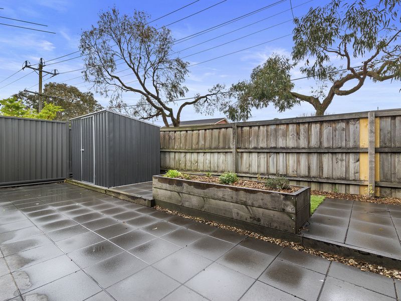 Freshly Updated Unit in a Wonderful Location