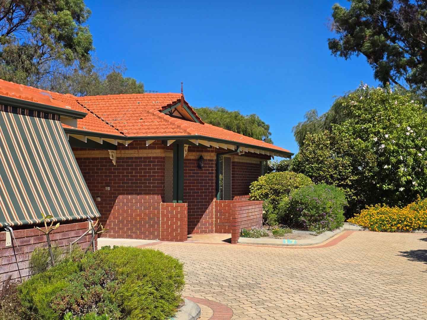 Character Retirement Villa - Fully refurbished before settlement