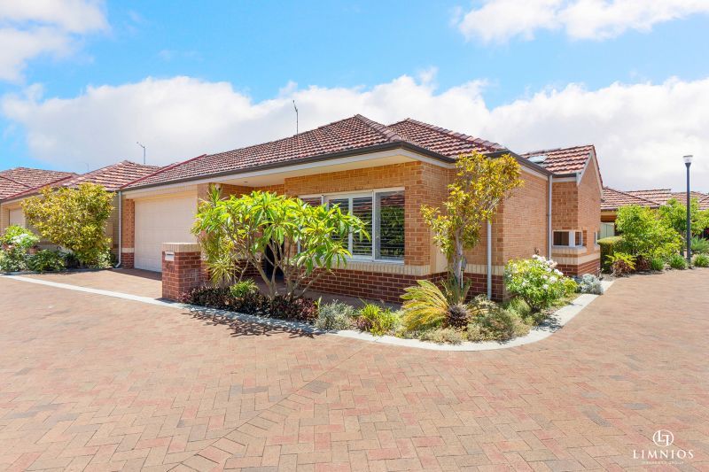 NOW RESERVED - Bushland and the Beach - you have the best of both!