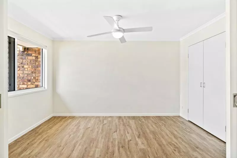 Highly Sought After !!
Beautiful two-bedroom, 1 bathroom villa with attached double garage