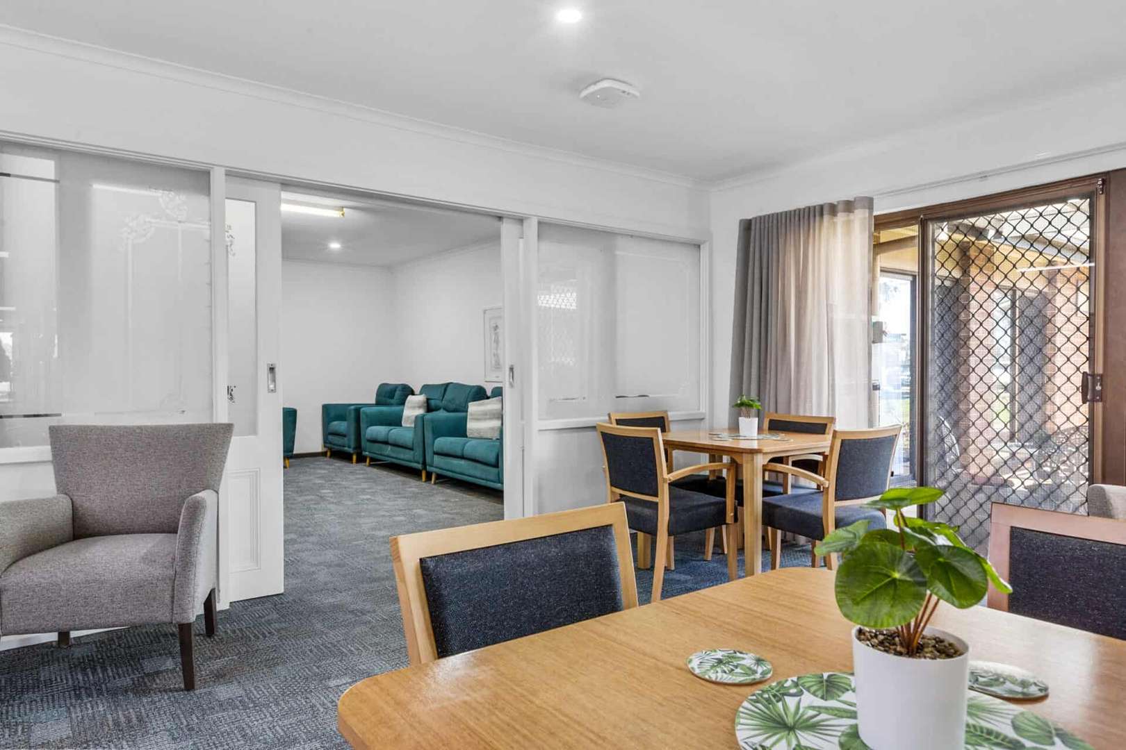 Resthaven Salisbury East ‘Manor Gardens’ Retirement Living offers 16 one-bedroom units, 30 two-bedroom units, and 26 serviced apartments.